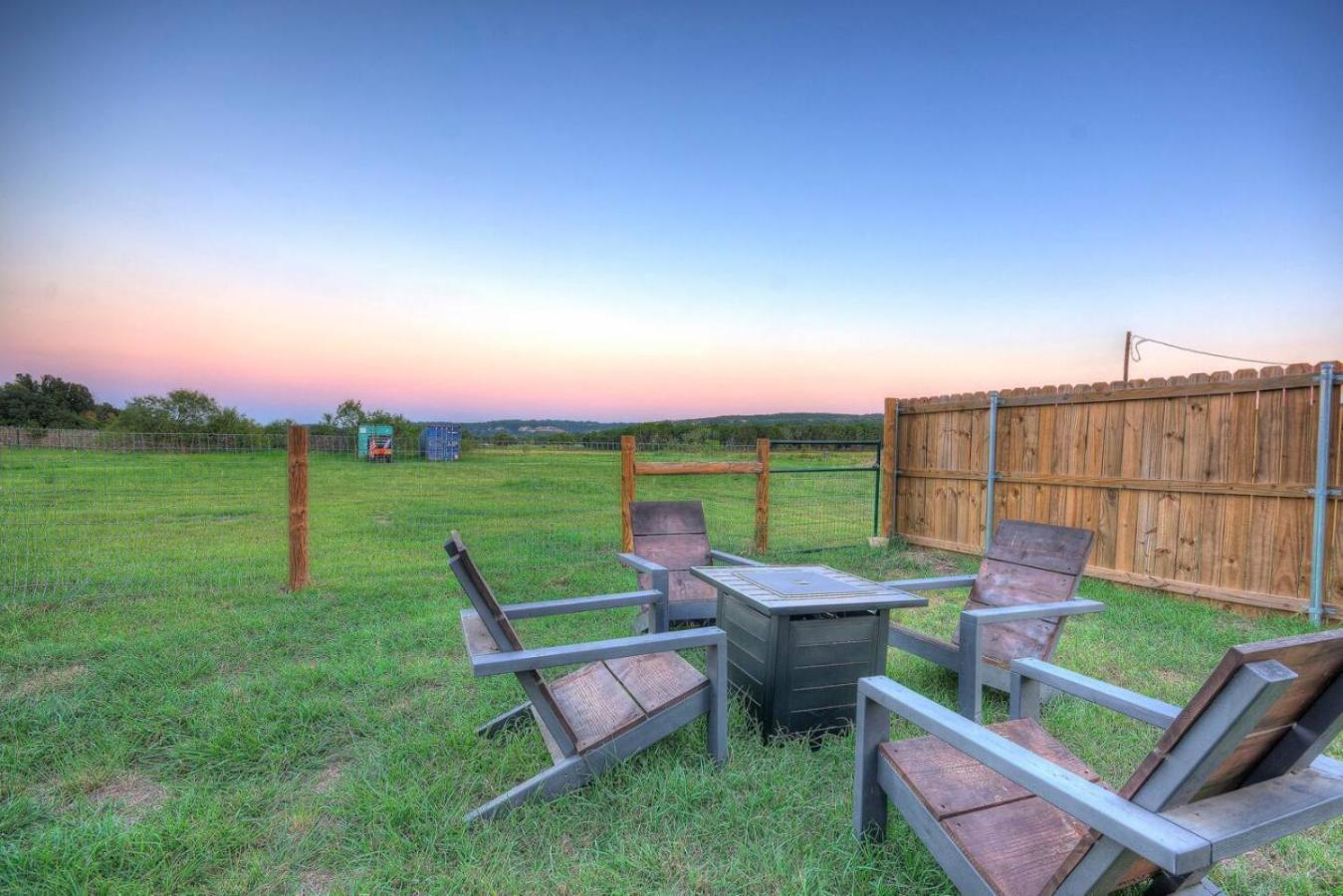 The Lodge At Little Ranches Central Sleeps 26 Wimberley Ngoại thất bức ảnh
